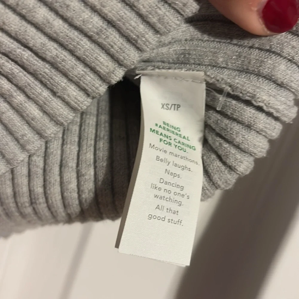 Aerie long sleeve ribbed v neck button down collared shirt in gray size XS NWOT - Picture 6 of 7